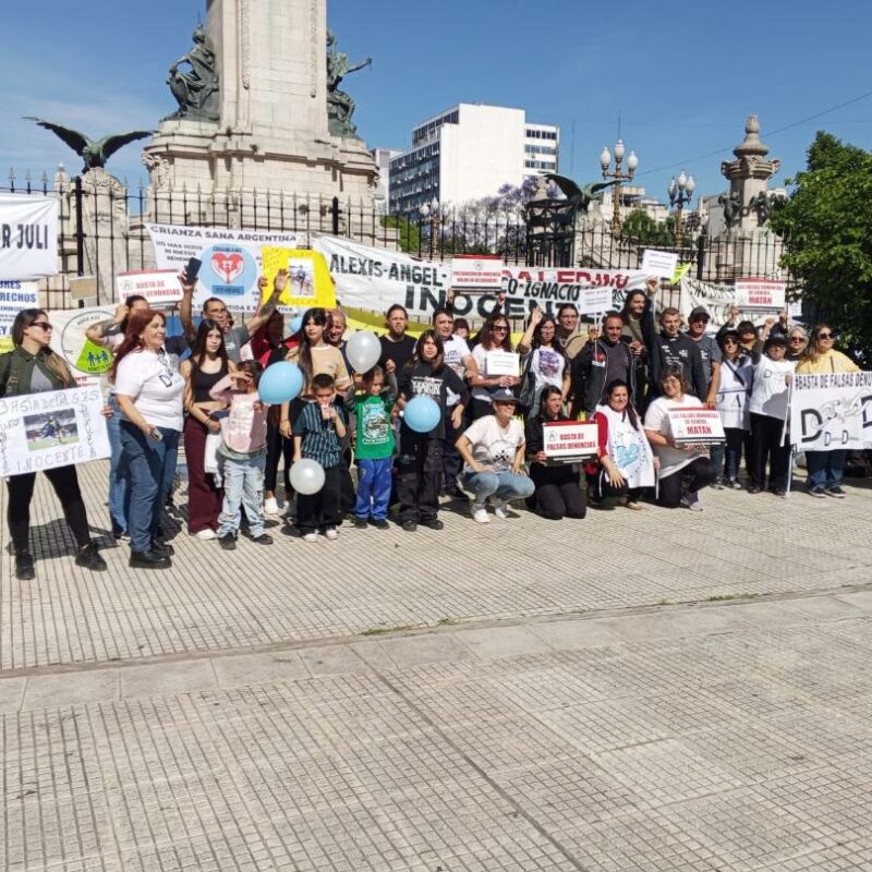 Marcha por el “Día del Hombre Silenciado”: movilizaron a la Plaza del Congreso y reclaman igualdad en la administración de Justicia