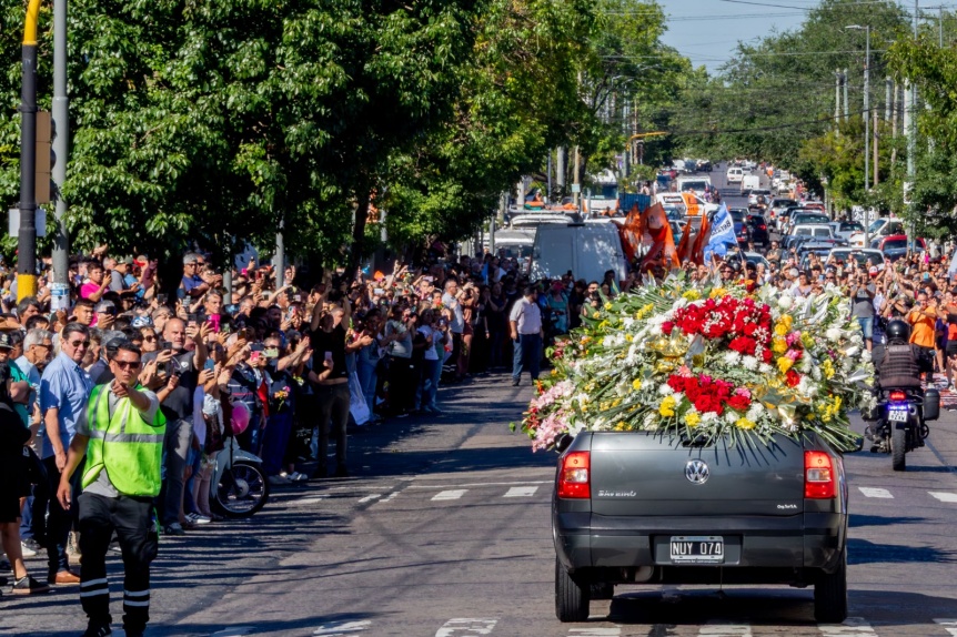 Berazategui despidió a Juan José Mussi con una multitudinaria caravana