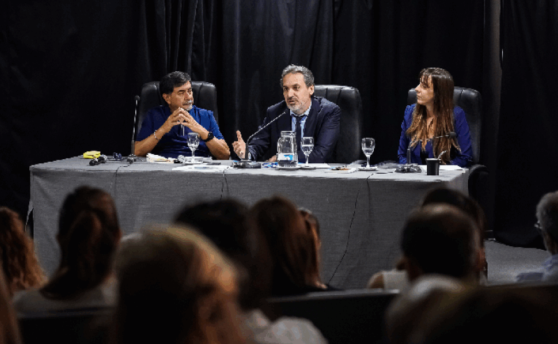 El juez Alejo Ramos Padilla presentó su libro “Recuperar Malvinas”