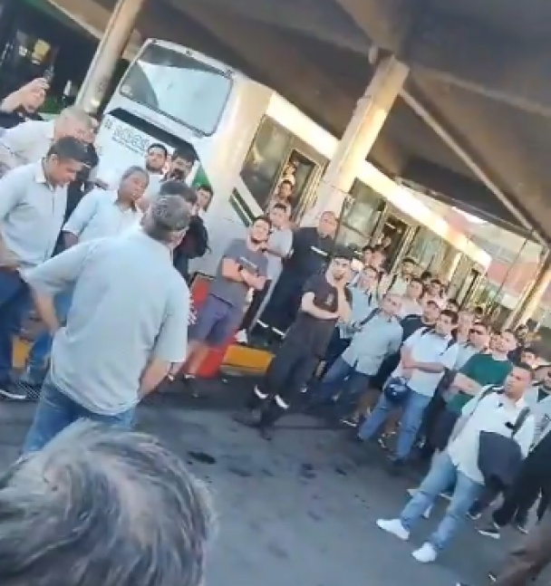 Choferes de MOQSA vuelven al paro por falta de pago de salarios