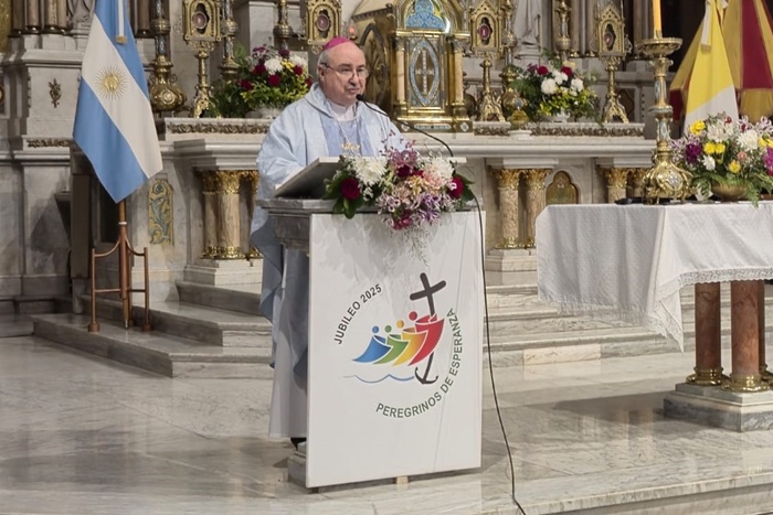 Los obispos católicos llamaron a estar junto a los que sufren