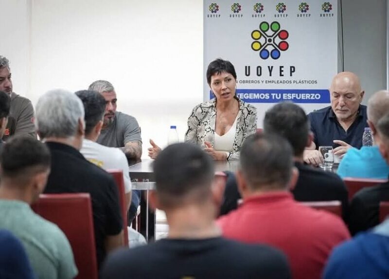 Mayra Mendoza se reunió con delegados del Sindicato del Plástico y destacó el rol gremial durante la pandemia