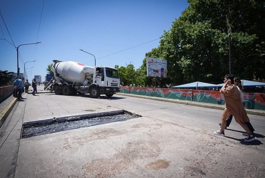 Mayra Mendoza supervisó las obras de reconstrucción integral del puente 14 de Agosto