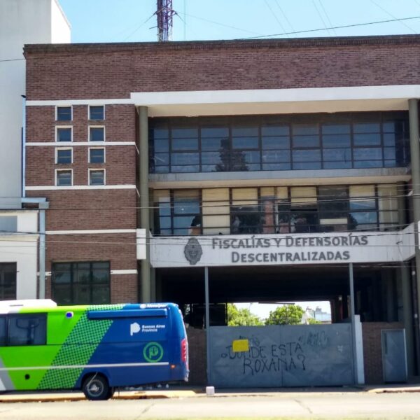 Horror en Florencio Varela: mató a puñaladas a su pareja, prendió fuego la casa para ocultar el femicidio y está grave