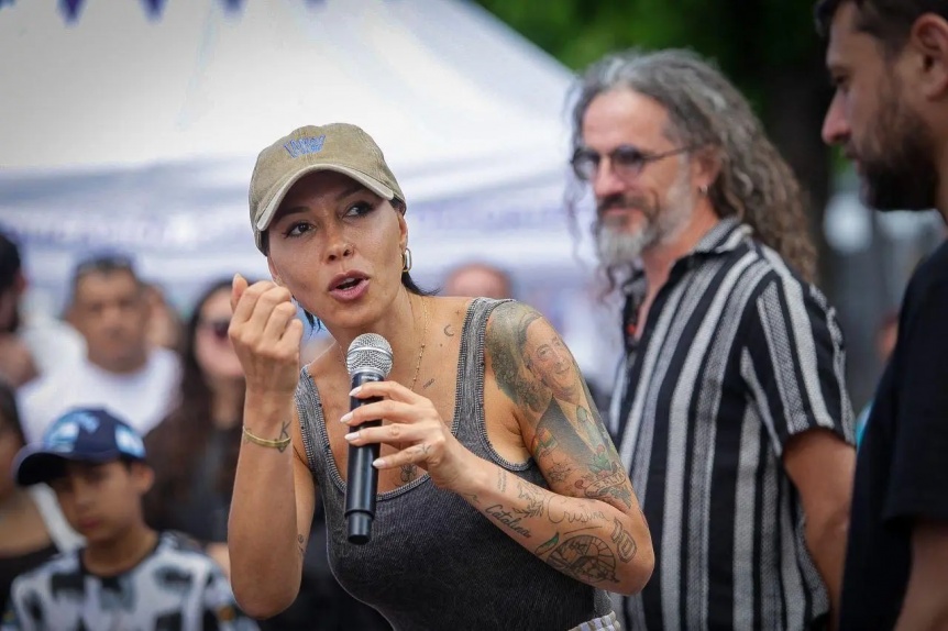 Mayra Mendoza a Juan Grabois: “me faltás el respeto, no sé quién te creés que sos”