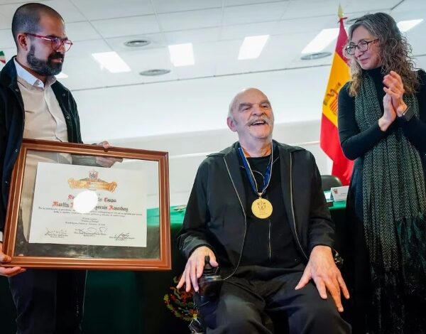 Martín Caparrós recibió el Doctor Honoris Causa de la Universidad de Guadalajara en Madrid