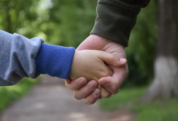 Diputados aprobó modificaciones en la Ley de Adopción bonaerense