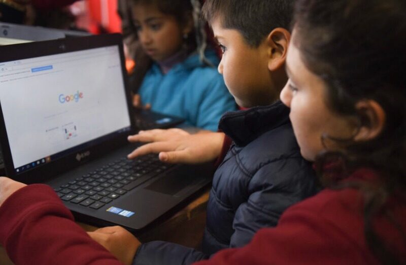 Presentaron una nueva ley para incorporar la educación digital en las escuelas