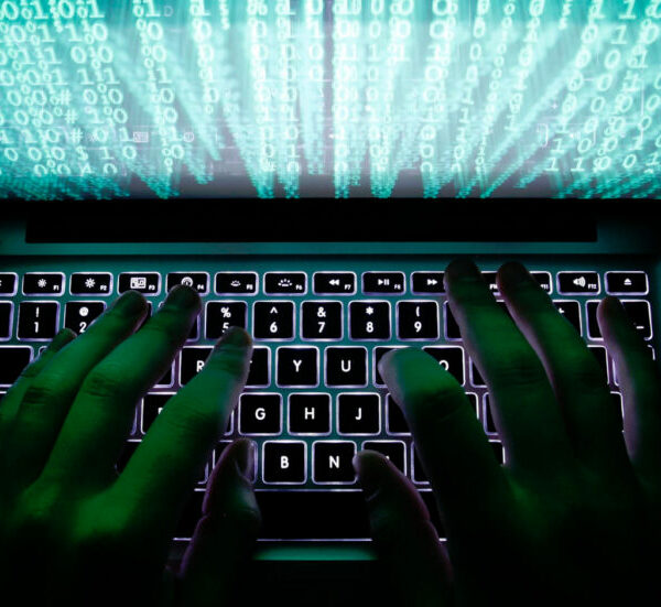 Detectaron una filtración masiva de datos personales de argentinos en la Dark Web