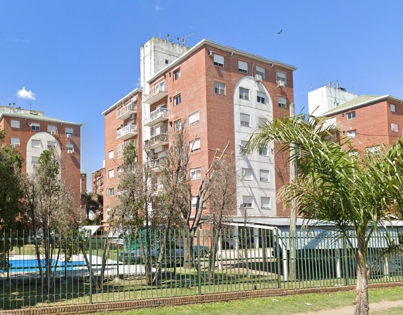 Pelea familiar en Ezpeleta: sobrino hirió de una puñalada a su tío