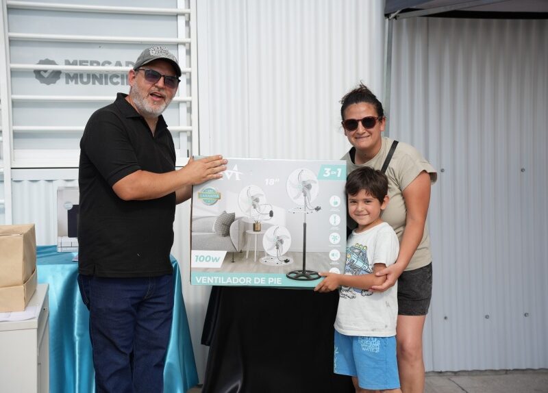 Florencio Varela celebró el primer aniversario del Mercado Municipal con promociones y servicios descentralizados