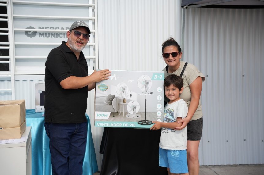 Florencio Varela celebró el primer aniversario del Mercado Municipal con promociones y servicios descentralizados