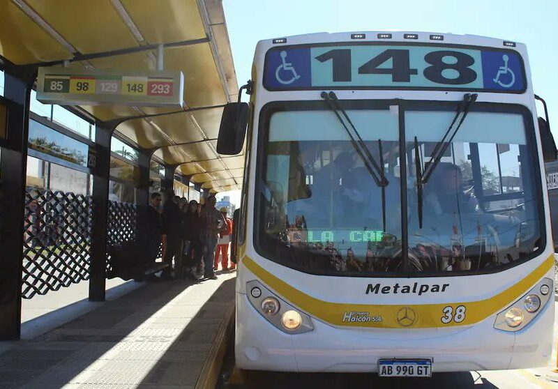 Miles de usuarios afectados por la medida de los trabajadores del 148 ante el no cobro del medio aguinaldo