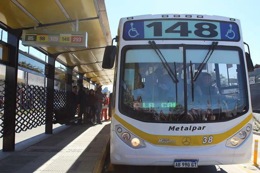 Miles de usuarios afectados por la medida de los trabajadores del 148 ante el no cobro del medio aguinaldo