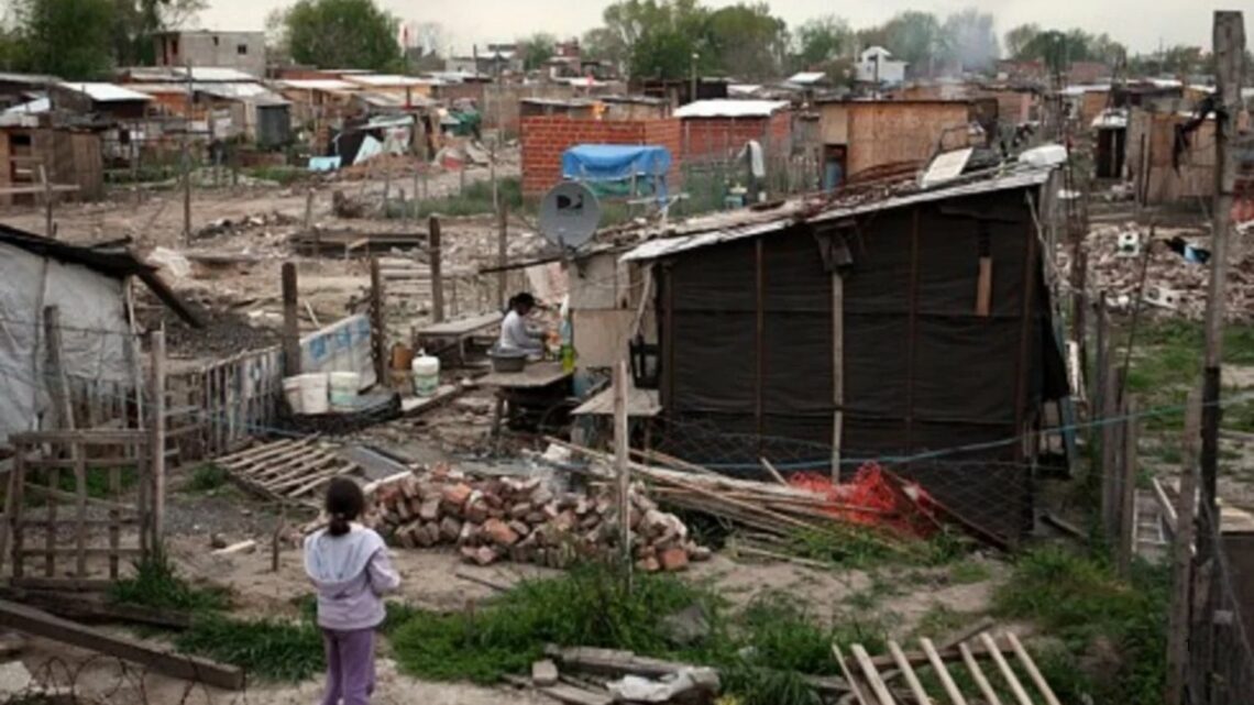 Según la UCA, la pobreza bajó al 36,3% en el tercer trimestre y tocó su nivel más bajo desde 2018