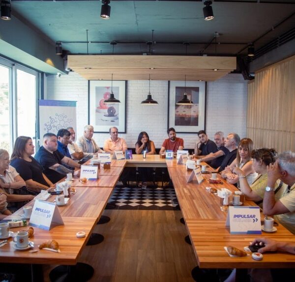 Entregaron certificados de habilitación y aptitud ambiental a comercios y fábricas de Quilmes