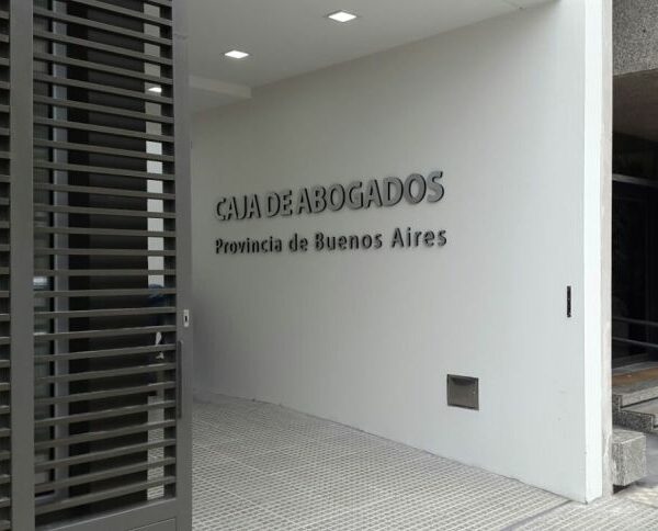 Caja de Abogados: oficializan la eliminación de la sobretasa de Justicia