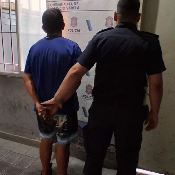 Tiroteo y persecución en Bosques: mujer herida y un detenido tras robar a un policía que trabajaba como Didi