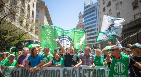 Estatales anunciaron un paro general para el 11 de febrero contra la reforma laboral