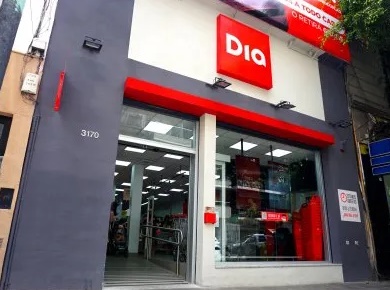 Explotación laboral en supermercados Día por sueldos de 407 mil pesos en jornadas de 12 horas