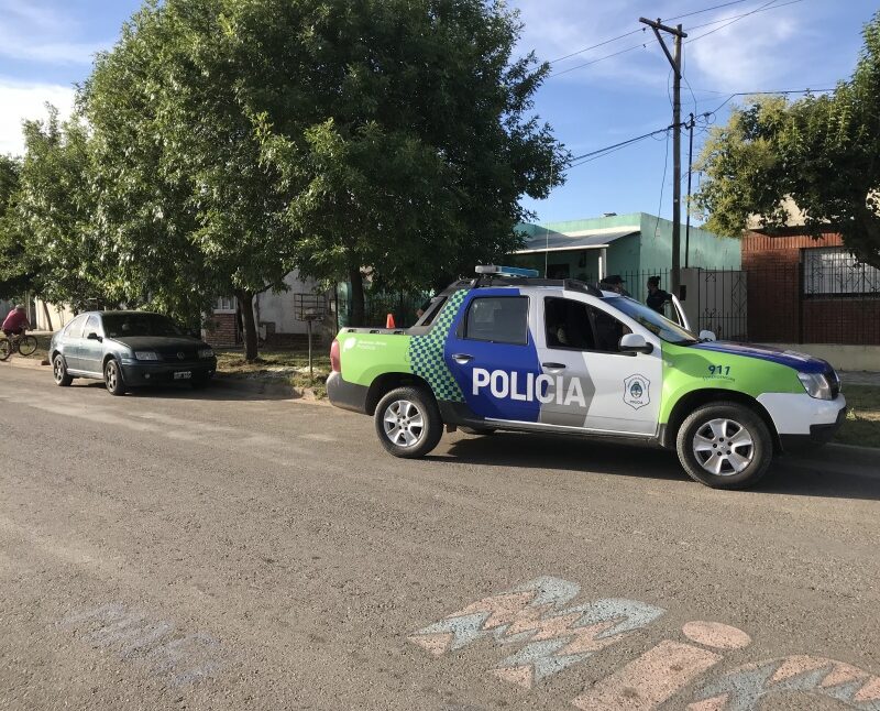Persecución y tiros: roban una moto en Berazategui y detienen a dos sujetos en Quilmes