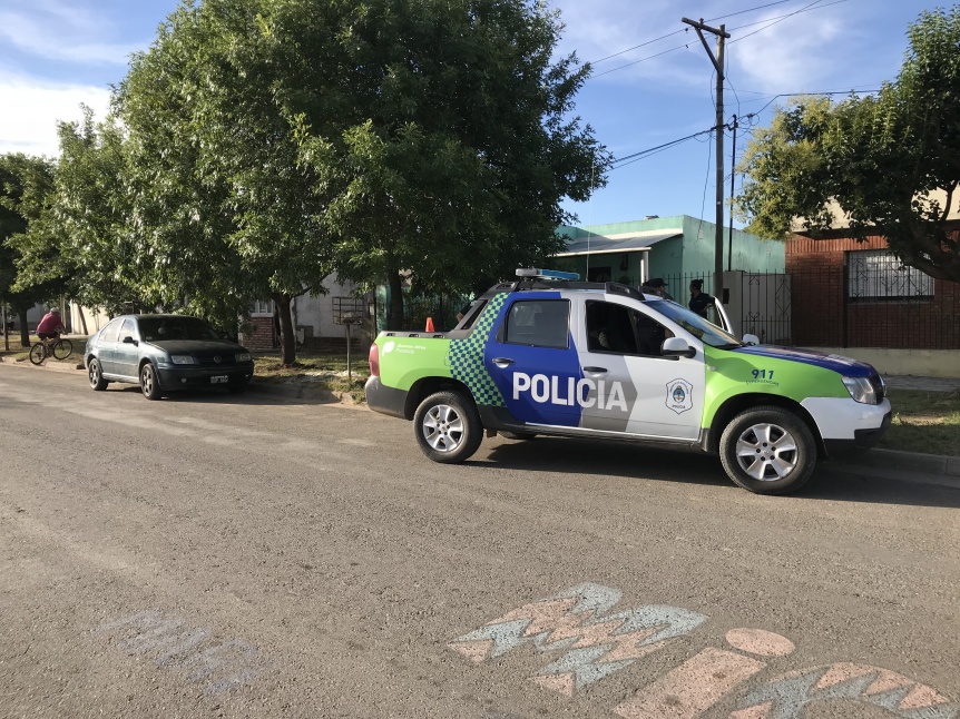 Persecución y tiros: roban una moto en Berazategui y detienen a dos sujetos en Quilmes