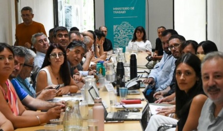 El Gobierno de la Provincia acordó con los estatales un 4,5% de aumento