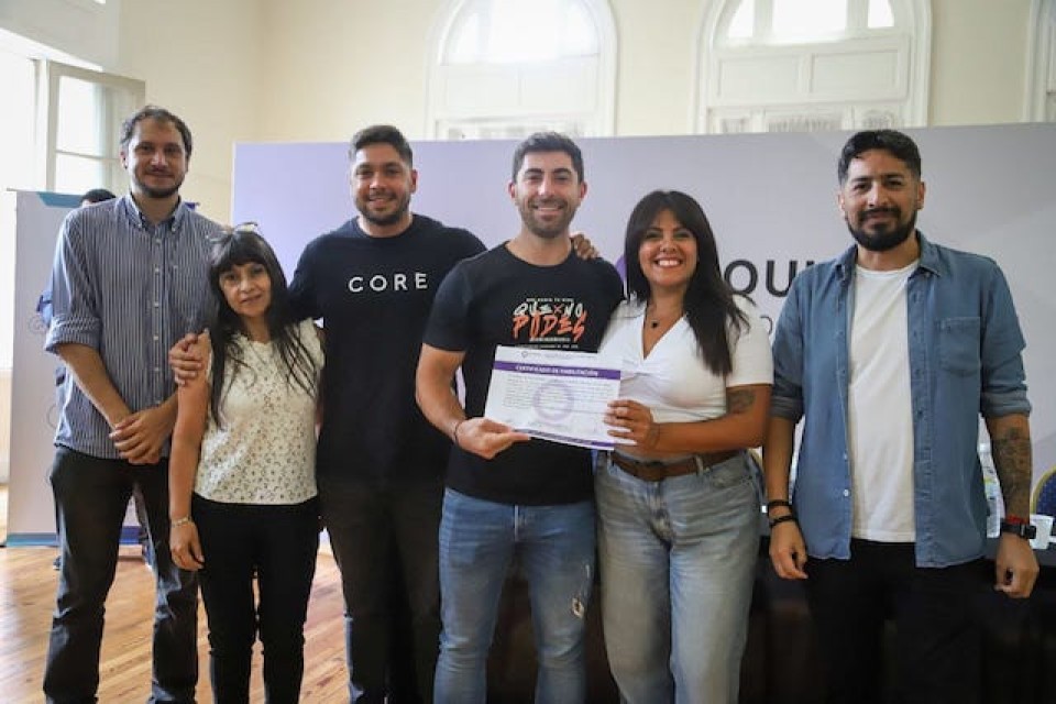 Entregaron habilitaciones comerciales y premios a vecinos de Quilmes