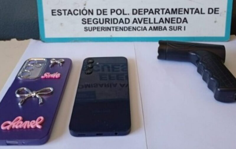 Usaron una picana para robar a un chofer de aplicaciones de autos en Avellaneda