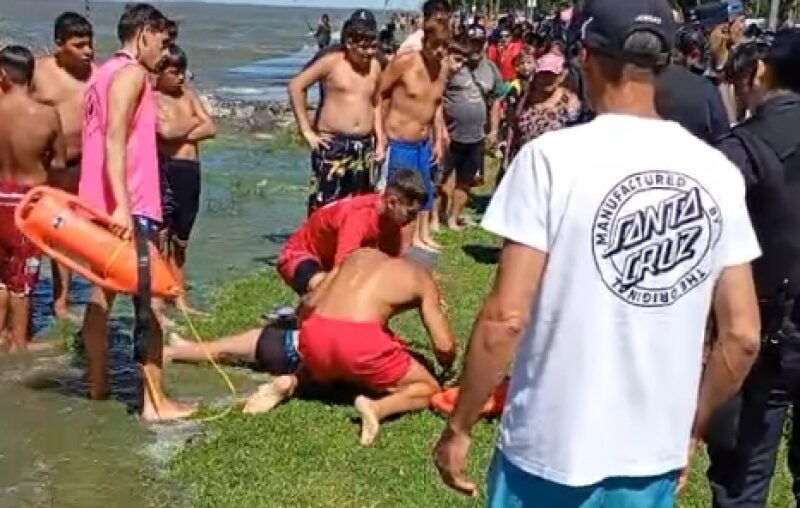 Rescataron a dos niños durante una sudestada en la Costanera de Quilmes