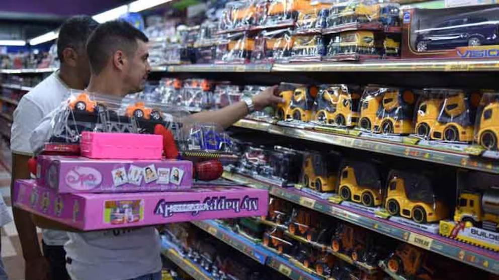 Reyes Magos 2026: proyectan un gasto promedio de $59.500 y aumentos por debajo de la inflación