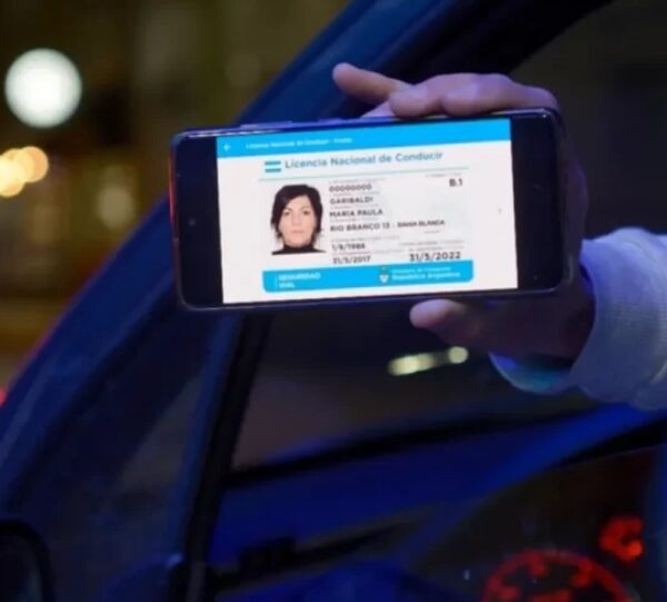 Diputados de la UCR piden que Kicillof adhiera a la nueva licencia de conducir digital