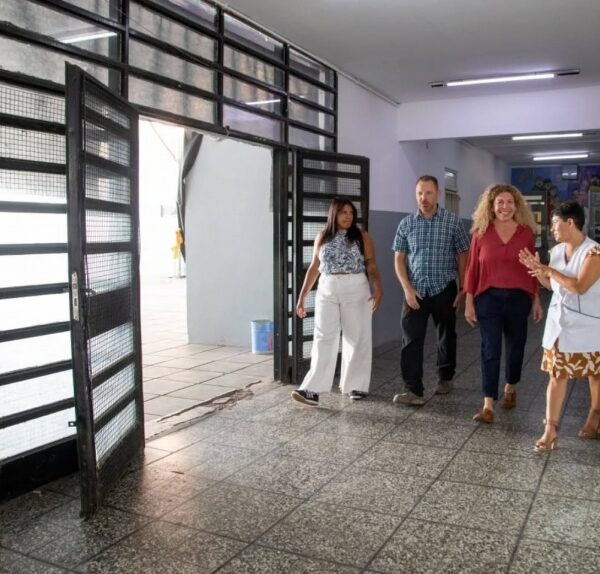 Avanzan obras de infraestructura en dos escuelas de Bernal Oeste