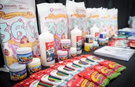 Presentaron los kits escolares que serán entregados a todos los alumnos de escuelas primerias públicas de Quilmes