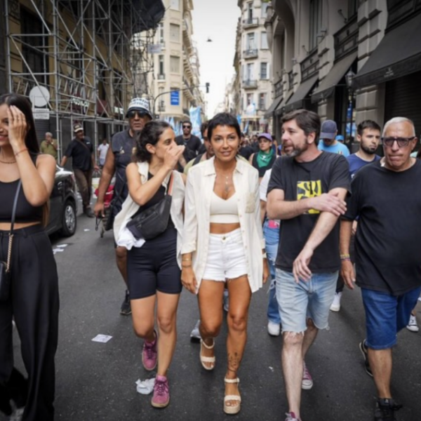 Mayra Mendoza cuestionó la reforma laboral y comparó el contexto actual con 2017