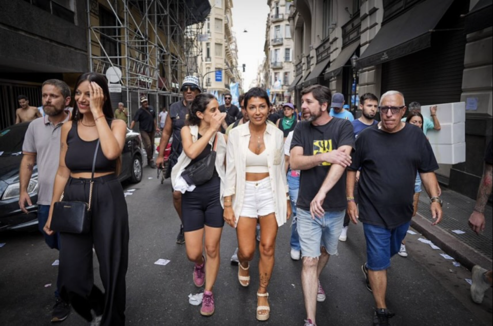 Mayra Mendoza cuestionó la reforma laboral y comparó el contexto actual con 2017