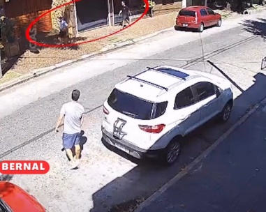 Robos en Bernal Centro: delincuentes se llevaron un auto y vecinos denuncian “zona crítica”