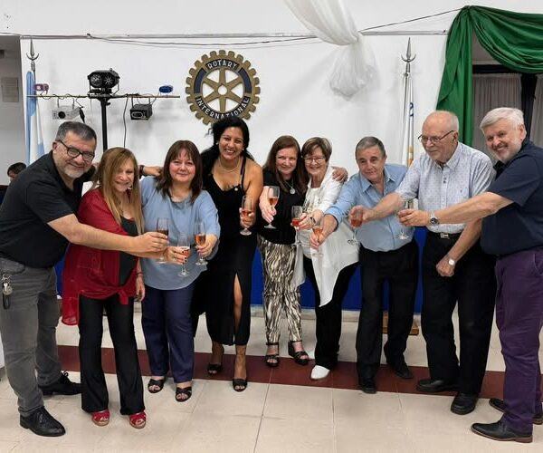 Rotary Club Berazategui conmemoró el 121° aniversario de Rotary International