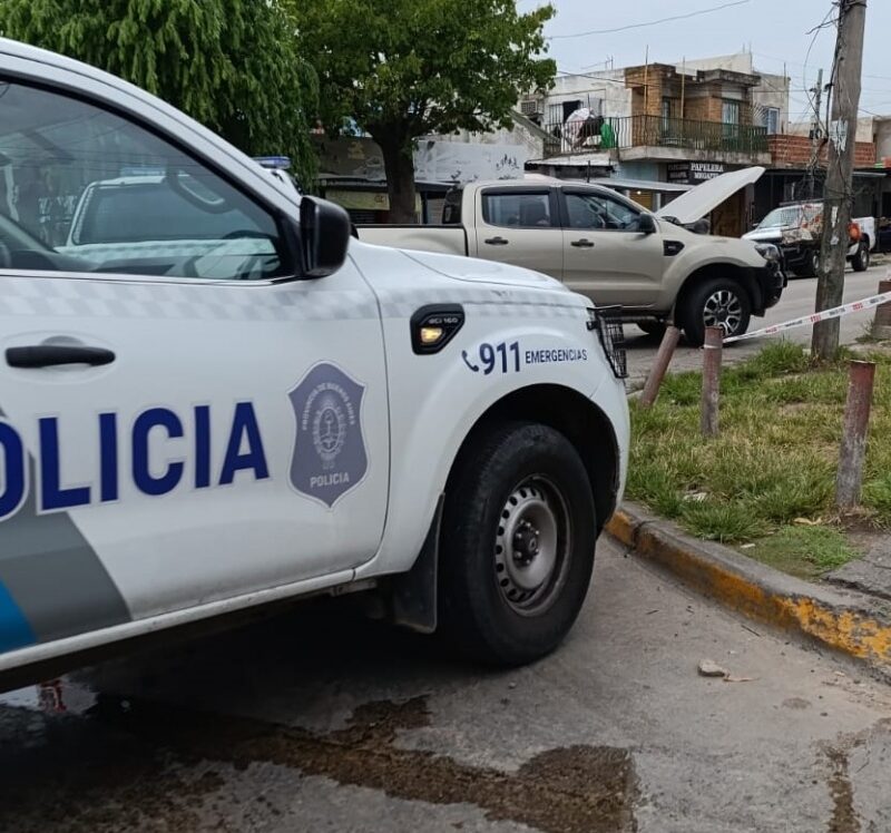 Detuvieron a cuatro delincuentes tras una persecución y choque contra un patrullero en Solano