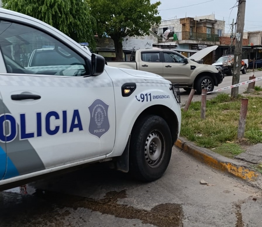 Detuvieron a cuatro delincuentes tras una persecución y choque contra un patrullero en Solano