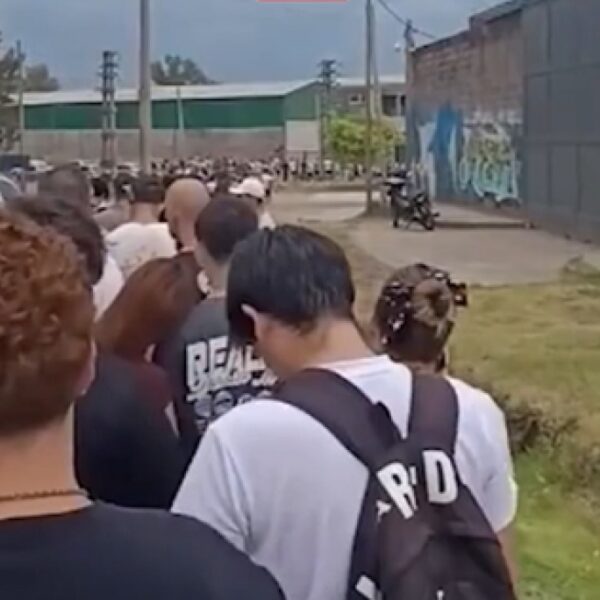 Tres mil personas hicieron fila por 30 puestos de trabajo en el conurbano