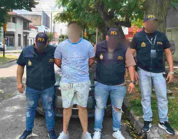 Uruguayo buscado por robo fue extraditado por la Justicia Federal de Quilmes