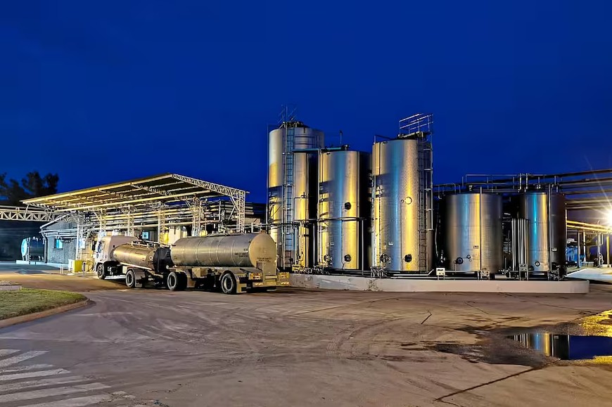 Crisis en la industria láctea: quebró ARSA, histórica fábrica de yogures y flanes, y 400 empleados fueron despedidos