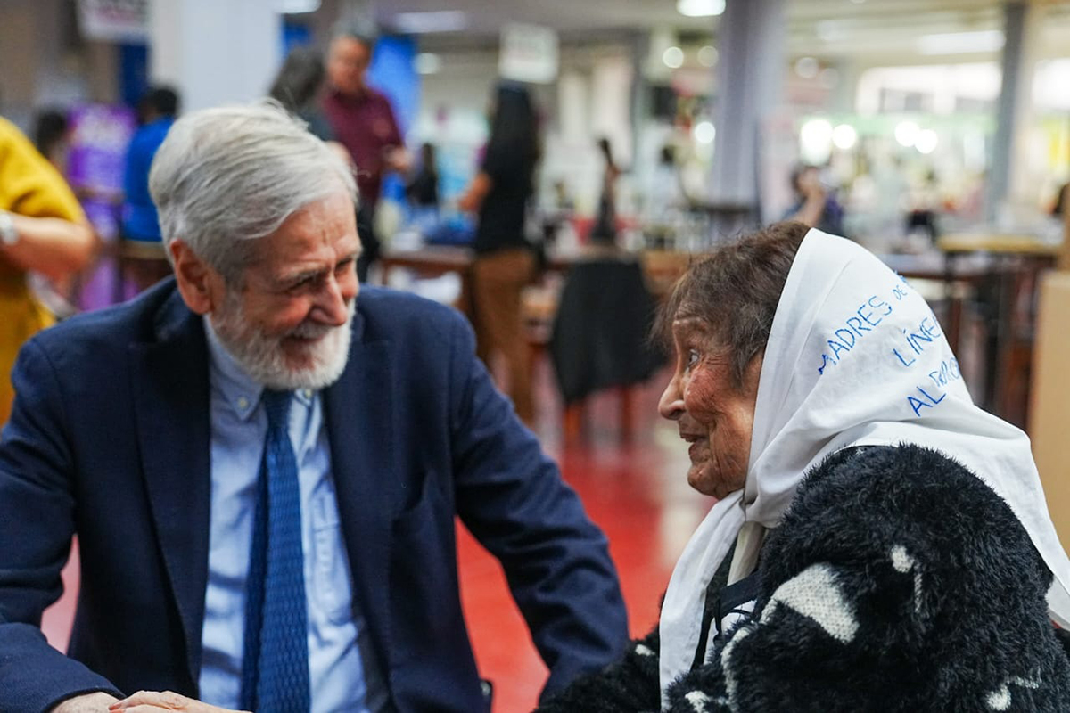Homenajes a Enrico Calamai, diplomático italiano que rescató a cientos de perseguidos políticos de la dictadura