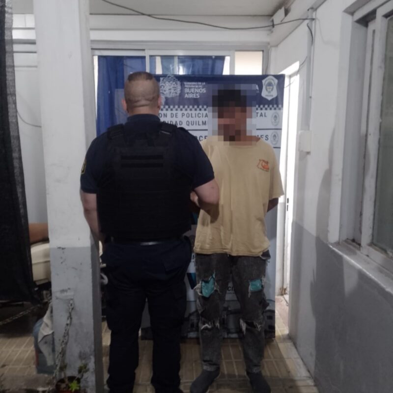 Detienen a un hombre que amenazó de muerte a su madre y a su hermana con una cuchilla en Quilmes Oeste