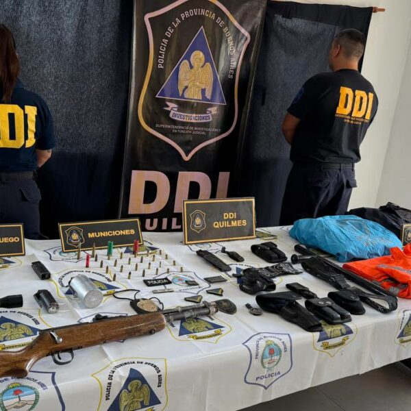 Caída de un “falso policía” en Varela: se hacía pasar por jefe de la DDI para extorsionar comerciantes