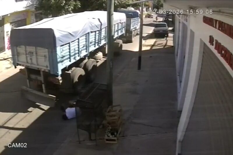 Florencio Varela: un camionero atropelló a un adolescente que iba en bicicleta y se dio a la fuga