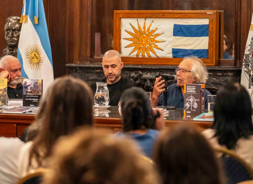 Homenajearon a Pérez Esquivel en la Legislatura