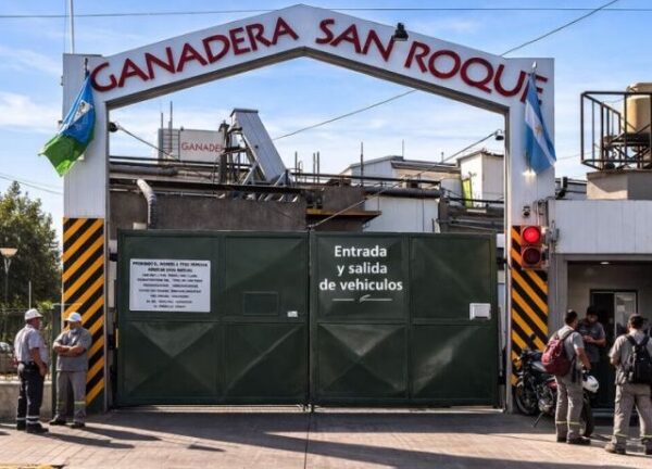 Crisis sin fondo en las industrias: cerró un frigorífico y despidieron a 140 personas