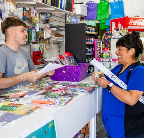 Más de 30 comercios de Florencio Varela ofrecen kits escolares a precio accesible